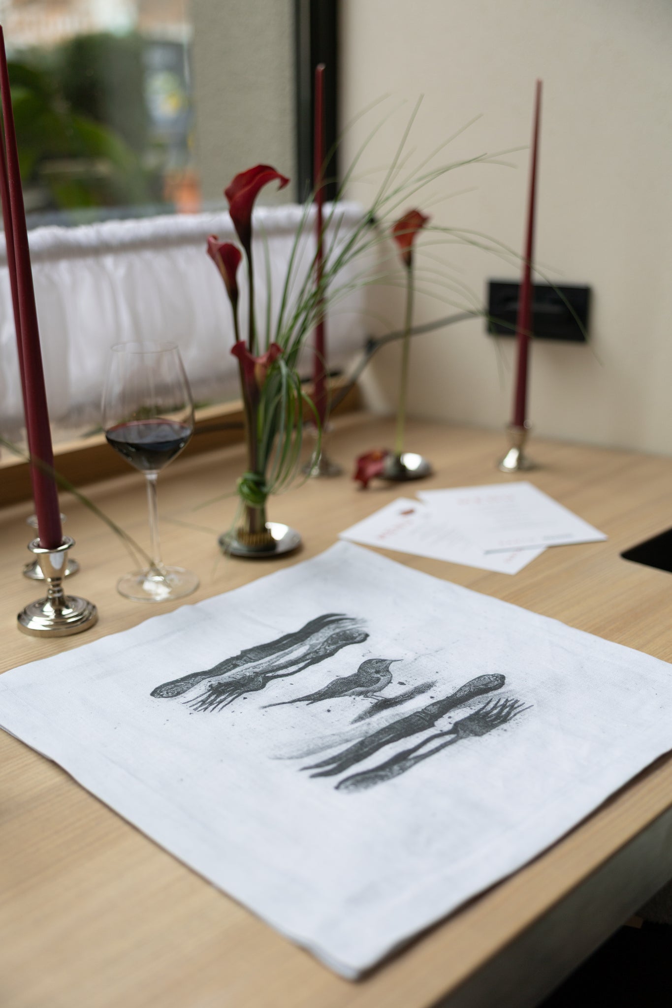 Лляна серветка з принтом "Соловейко" із серії "Utopia"