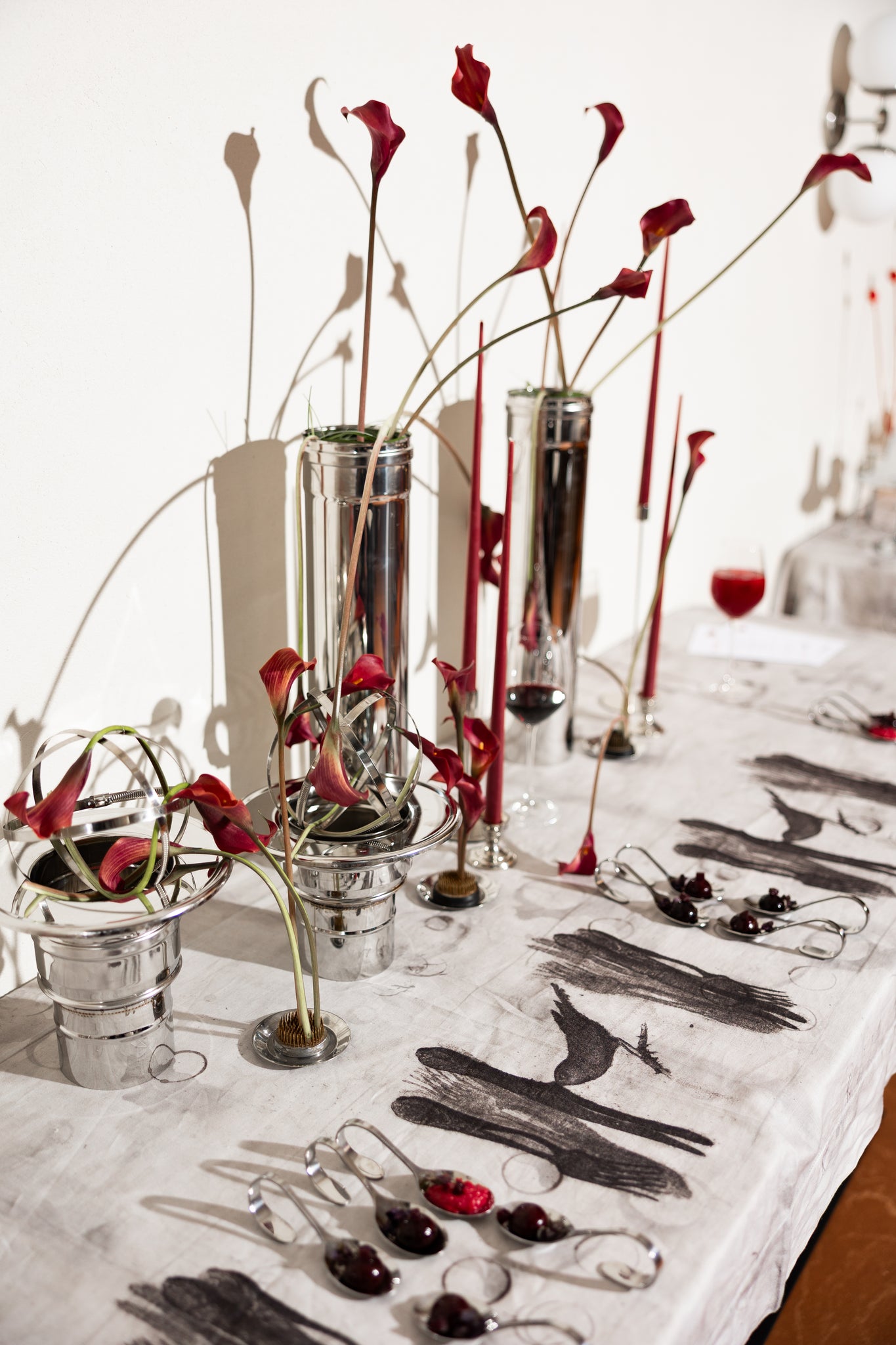 Лляна скатертина з принтом "Державна скатертина II" з серії "Utopia"