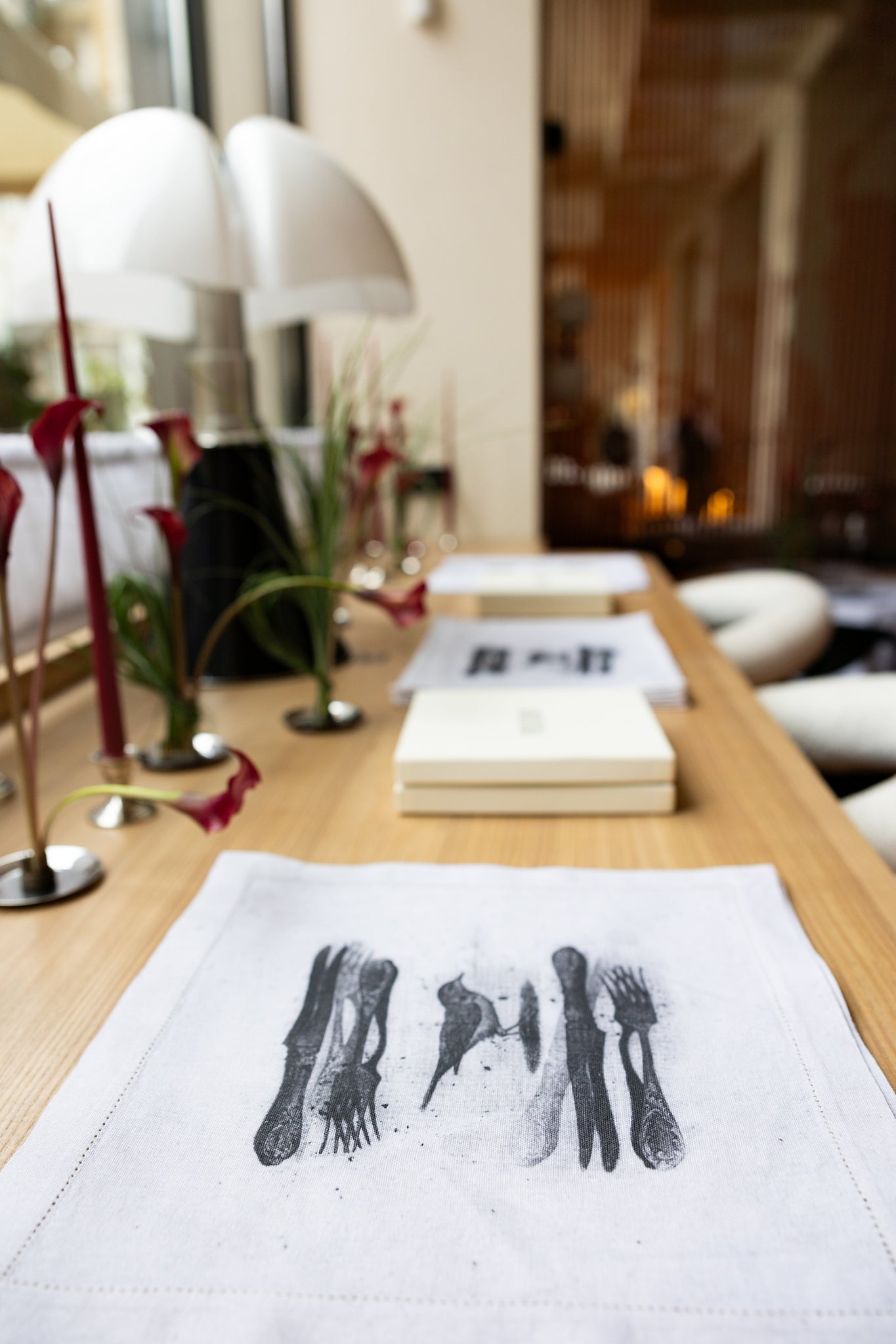 Лляний плейсмат з принтом "Соловейко" із серії "Utopia"